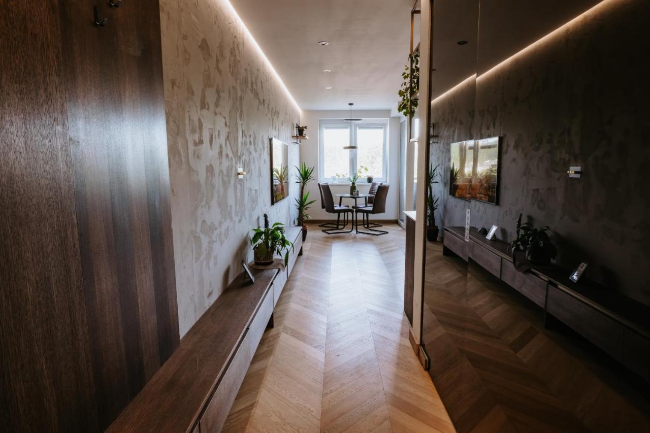 Minimalist Design Penthouse - Kosice Old Town Apartment Exterior foto