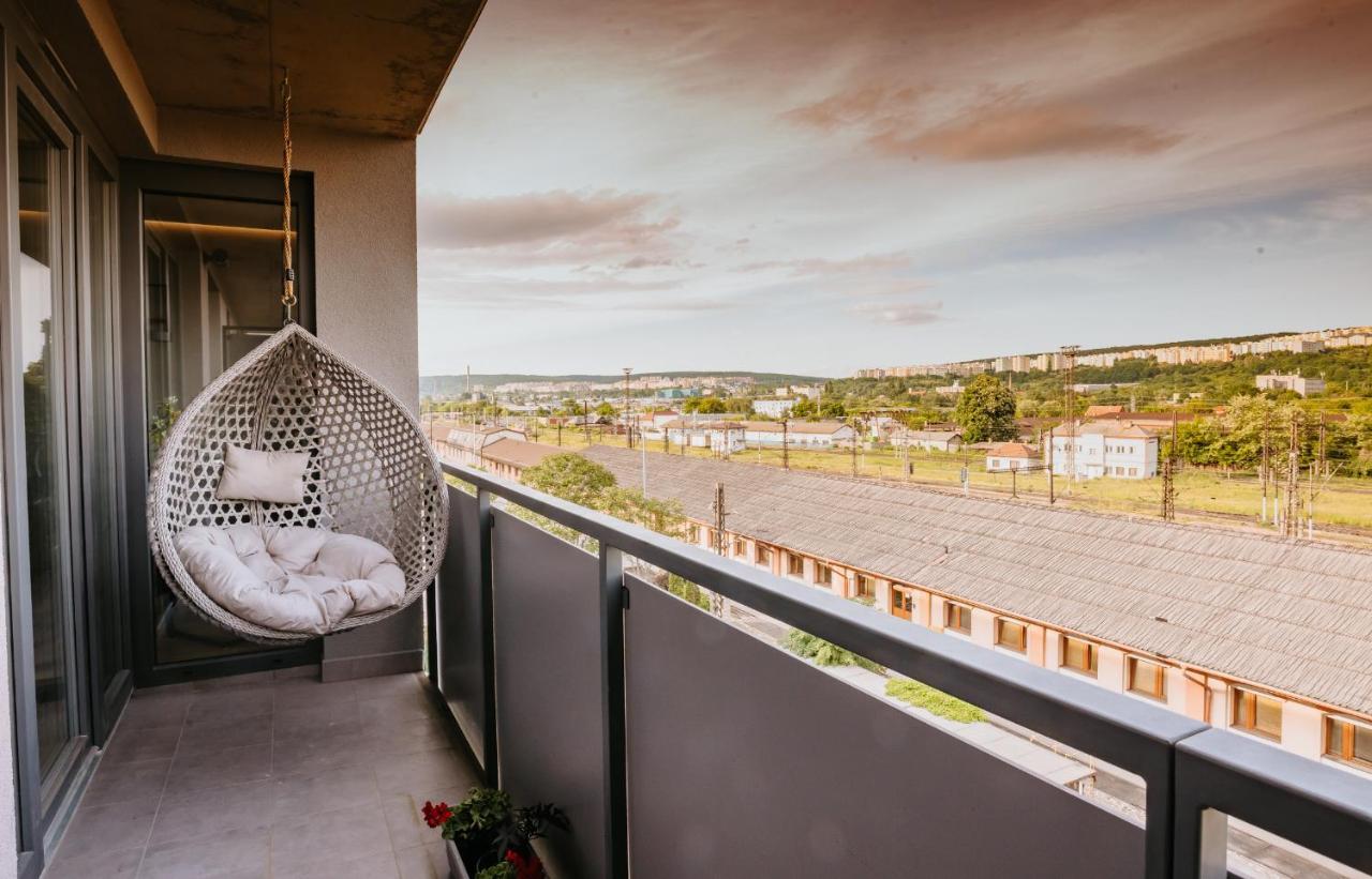 Minimalist Design Penthouse - Kosice Old Town Apartment Exterior foto