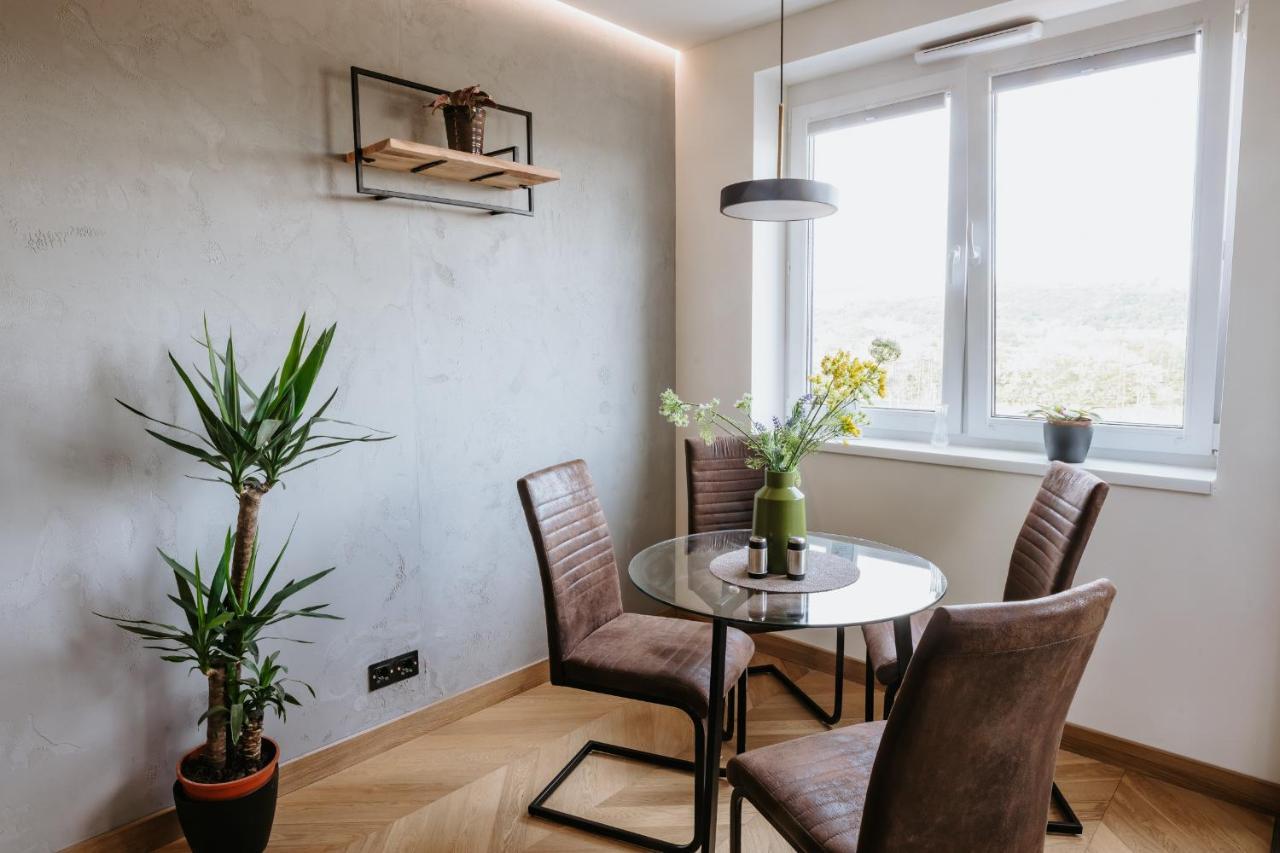 Minimalist Design Penthouse - Kosice Old Town Apartment Exterior foto